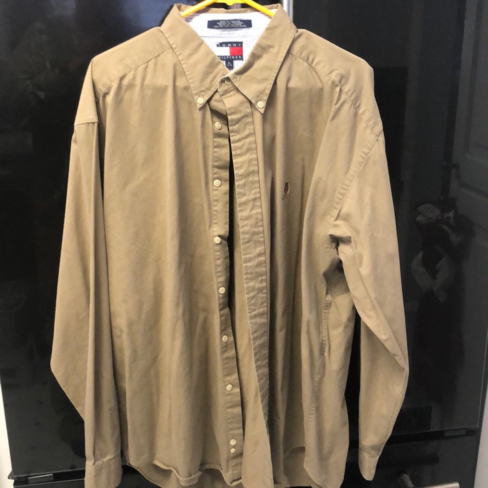 Tommy Hilfiger XL button down shirt in great condition.